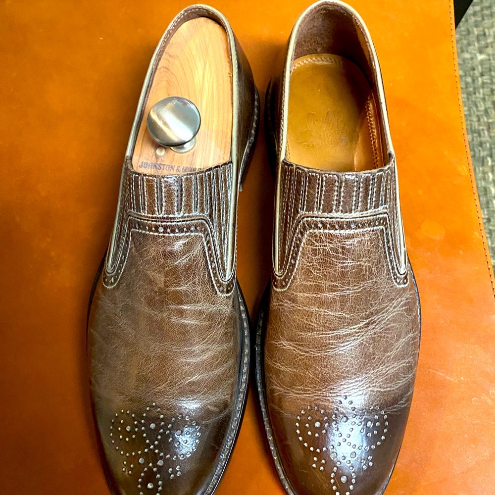 J&M 1850 (Johnston &Murphy) Made in Italy brown loafers